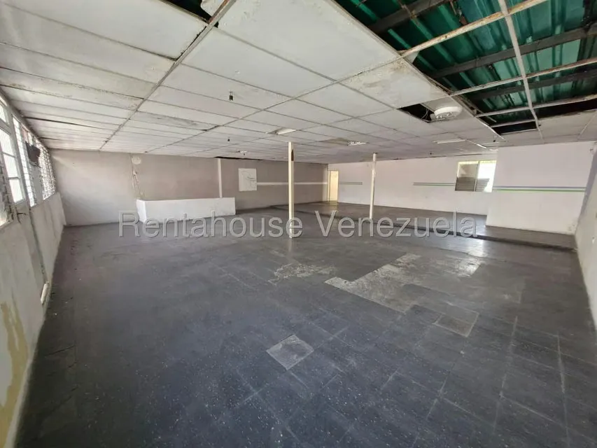 Comercial (Edificio) en Venta en Avenida Bolivar, Aragua - 25