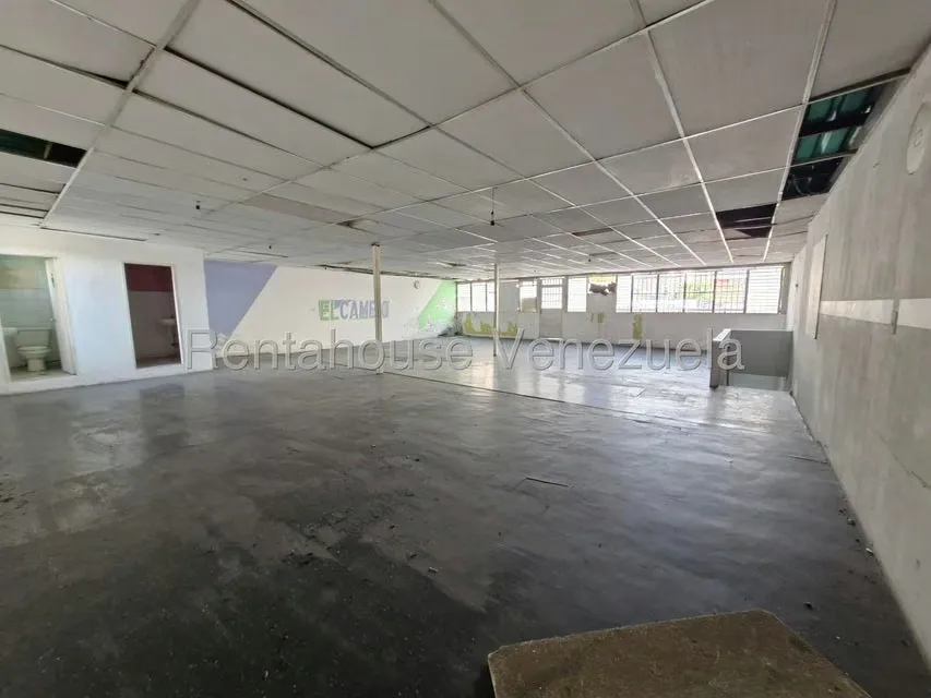 Comercial (Edificio) en Venta en Avenida Bolivar, Aragua - 28