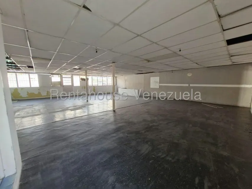 Comercial (Edificio) en Venta en Avenida Bolivar, Aragua - 30