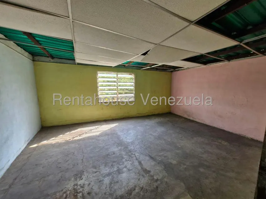 Comercial (Edificio) en Venta en Avenida Bolivar, Aragua - 31