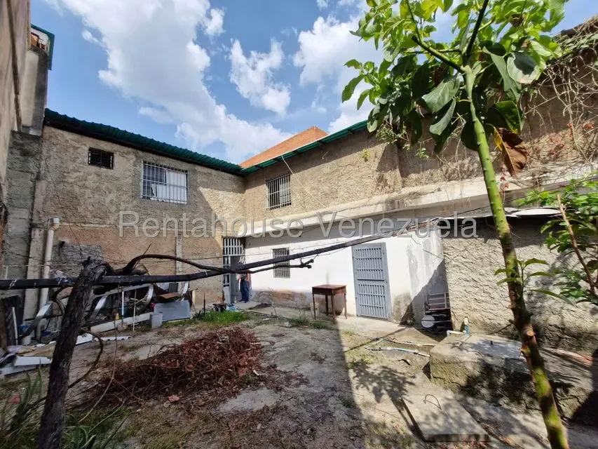 Comercial (Edificio) en Venta en Avenida Bolivar, Aragua - 38
