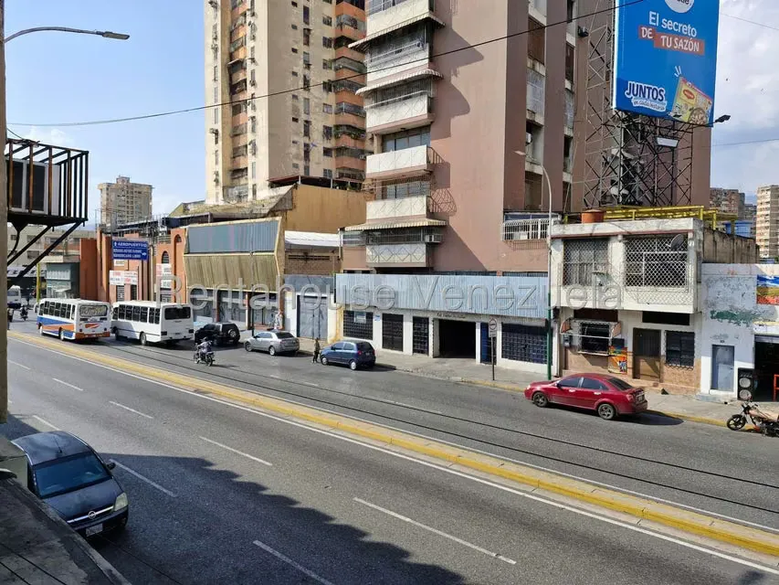 Comercial (Edificio) en Venta en Avenida Bolivar, Aragua - 39