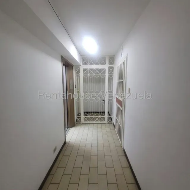 Apartamento (1 Nivel) en Venta en El Marques, Distrito Metropolitano - 18