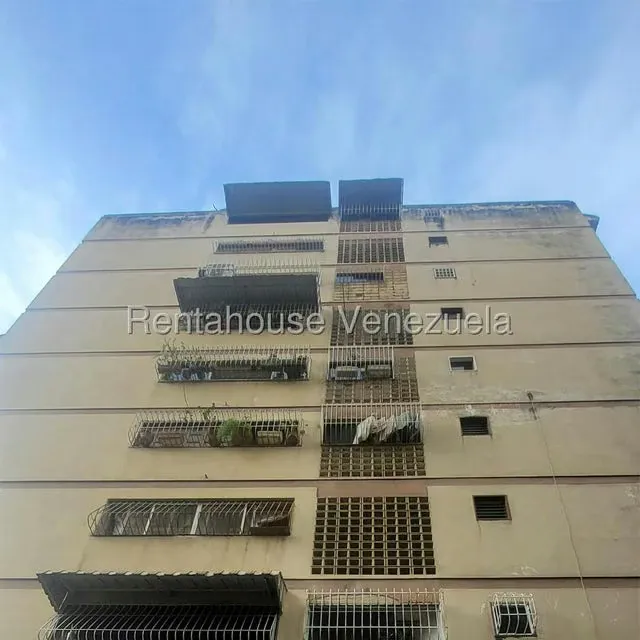 Apartamento (1 Nivel) en Venta en El Marques, Distrito Metropolitano - 5