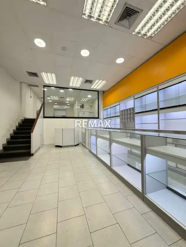 Local Comercial CC Camoruco -Planta Baja ALQUILER