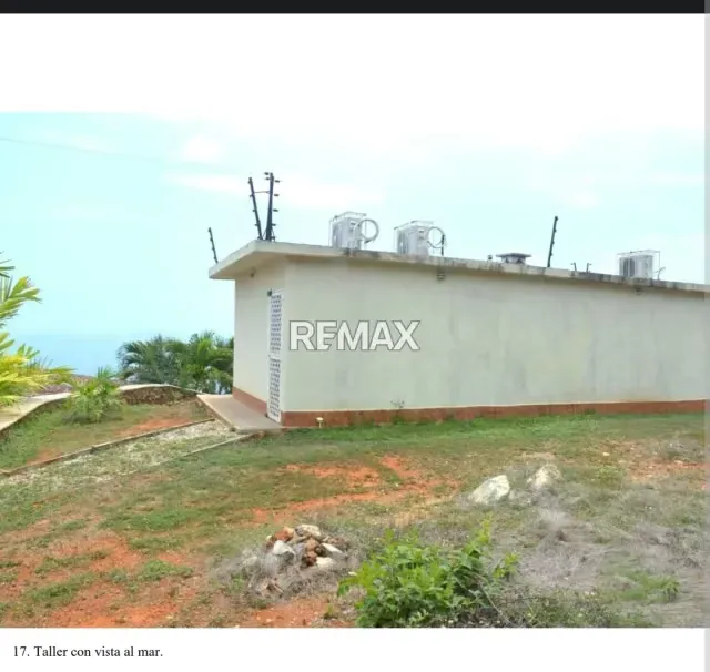 Se Vende Casa de Playa Colinas de Arapo, muy cerca de Puerto La Cruz - 3