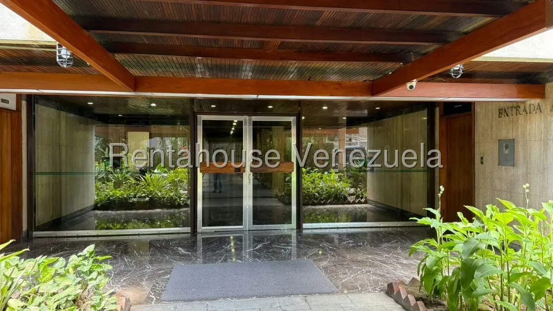 Apartamento (1 Nivel) en Venta en Campo Alegre, Distrito Metropolitano - 2