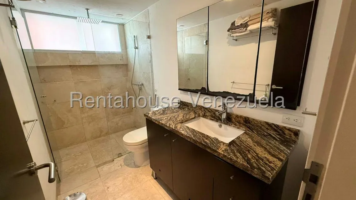 Apartamento (1 Nivel) en Venta en Campo Alegre, Distrito Metropolitano - 24