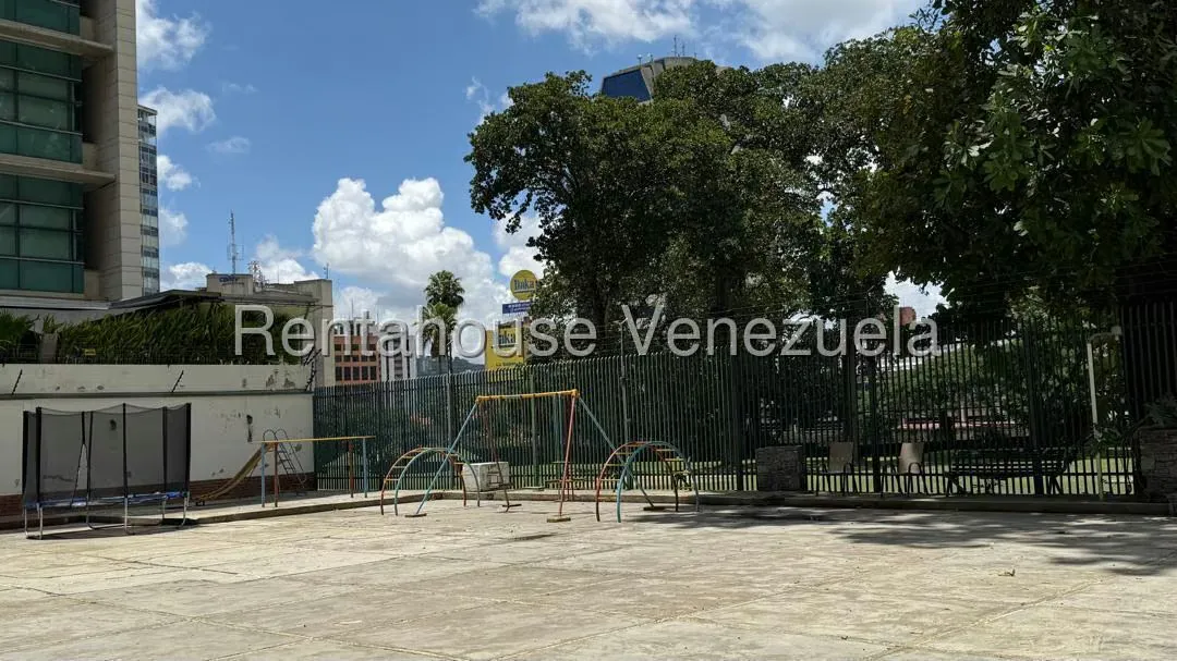 Apartamento (1 Nivel) en Venta en Campo Alegre, Distrito Metropolitano - 27
