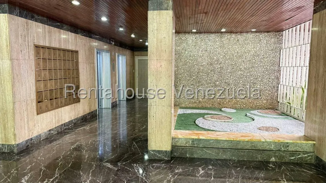 Apartamento (1 Nivel) en Venta en Campo Alegre, Distrito Metropolitano - 6