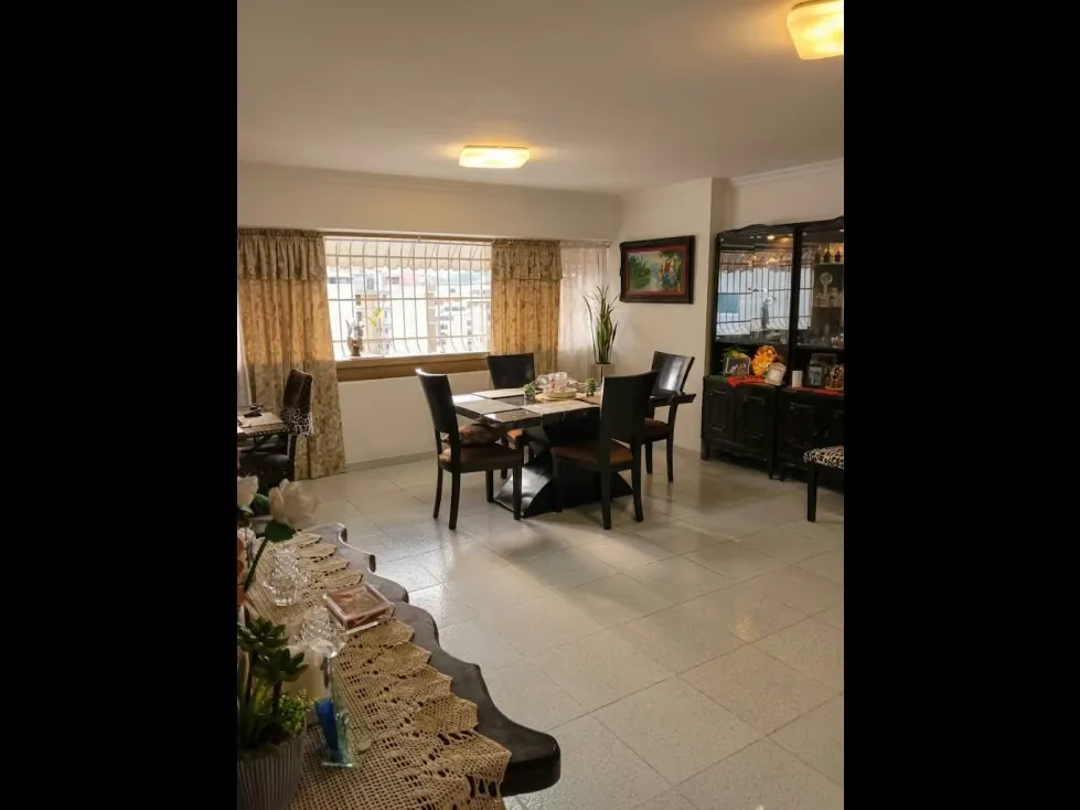 Venta de Apartamento Av. Fuerzas Armadas 158277MM 93M2/3H/1B/1PE - 2