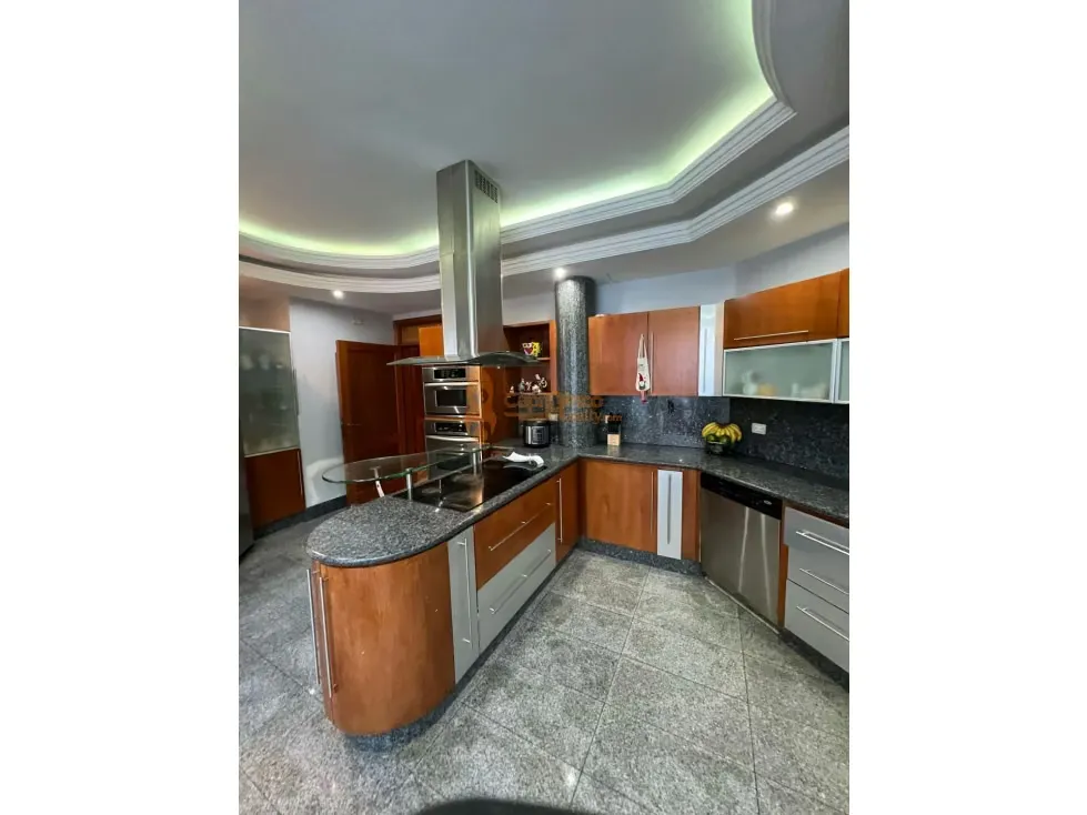 Venta casa lujosa en Altos de Guataparo Valencia - 11