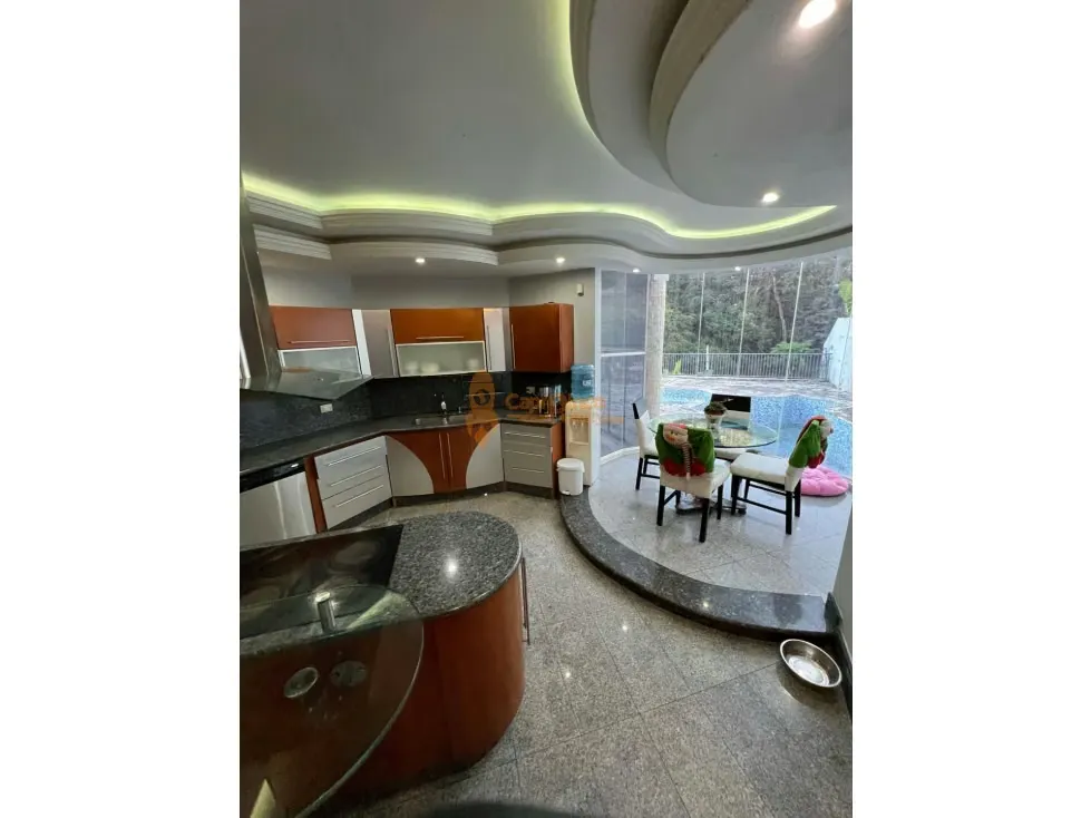 Venta casa lujosa en Altos de Guataparo Valencia - 12