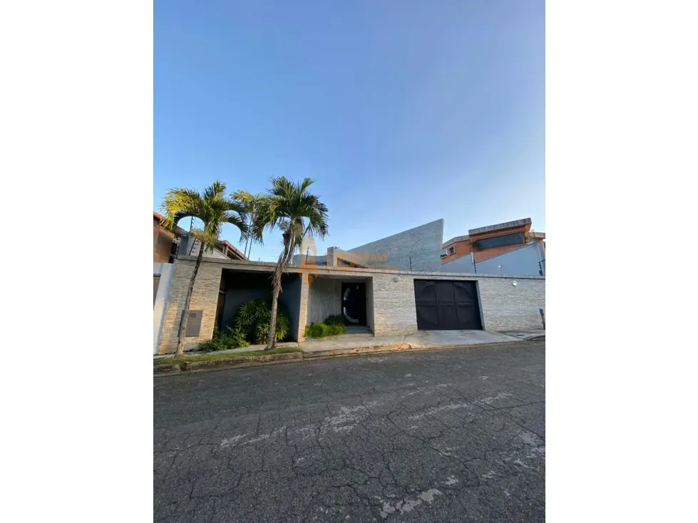 Venta casa lujosa en Altos de Guataparo Valencia - 2