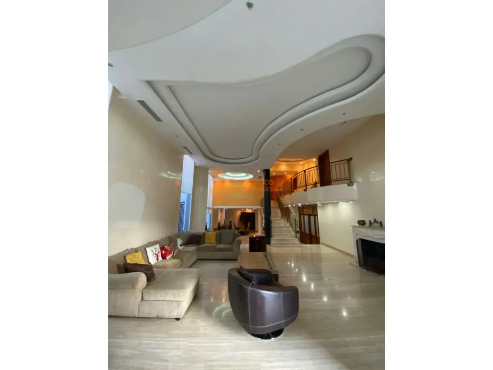 Venta casa lujosa en Altos de Guataparo Valencia - 4