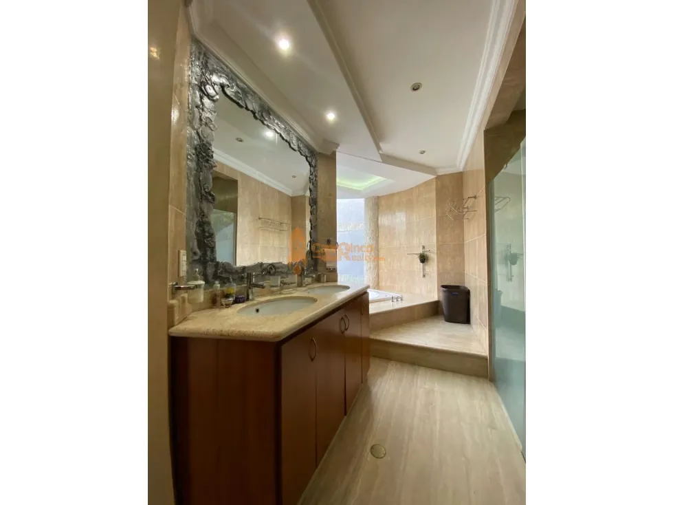 Venta casa lujosa en Altos de Guataparo Valencia - 9