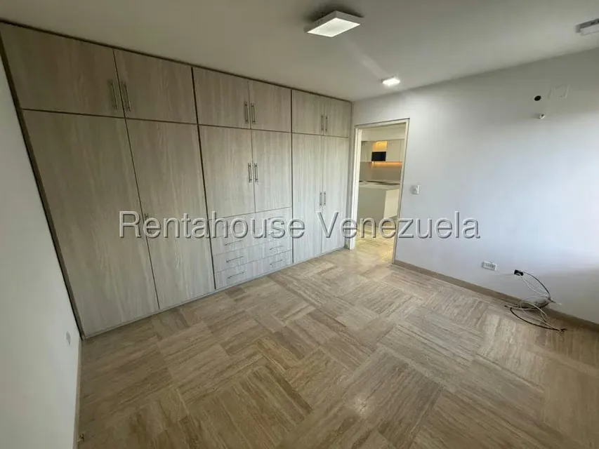 Apartamento (1 Nivel) en Alquiler en El Rosal, Distrito Metropolitano - 11