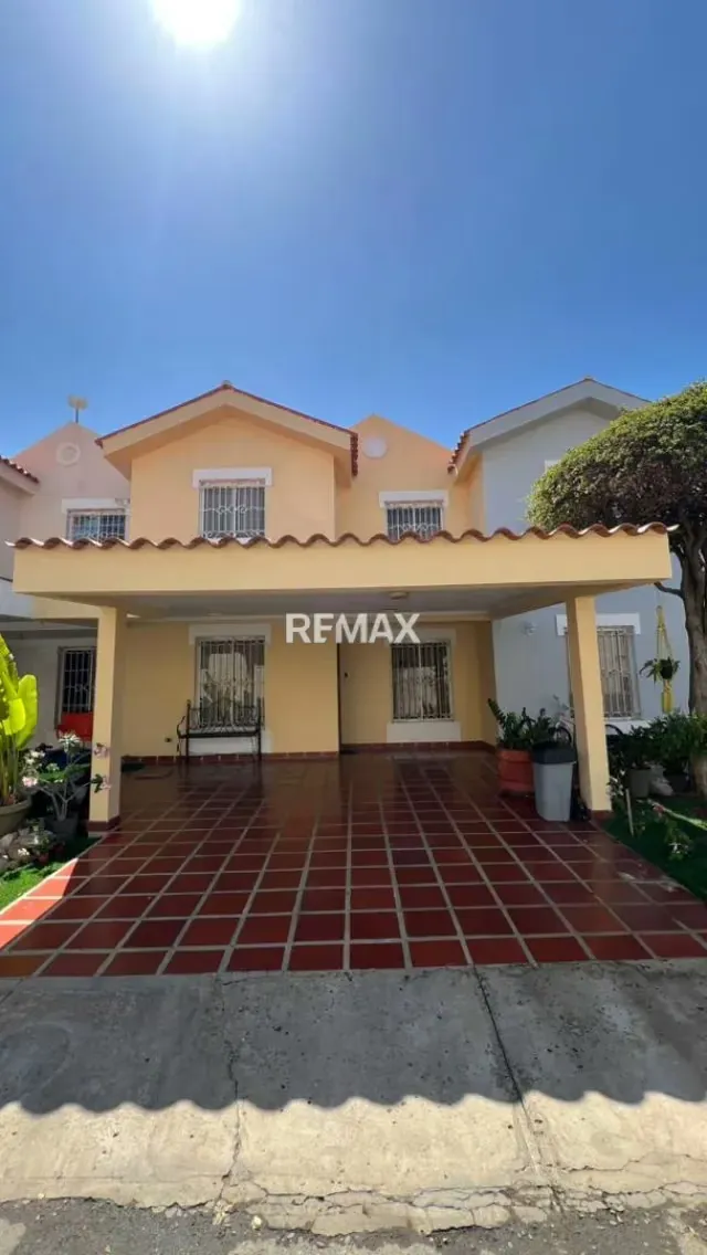 VENDO CASA EN MONTE FINO