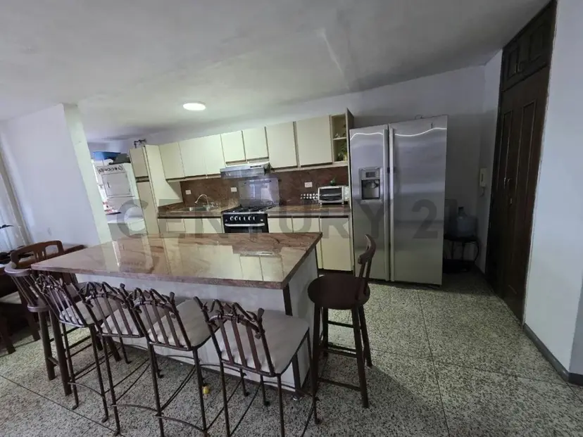 Hermoso Pent House en Venta Av. francisco de miranda, Los Ruices.