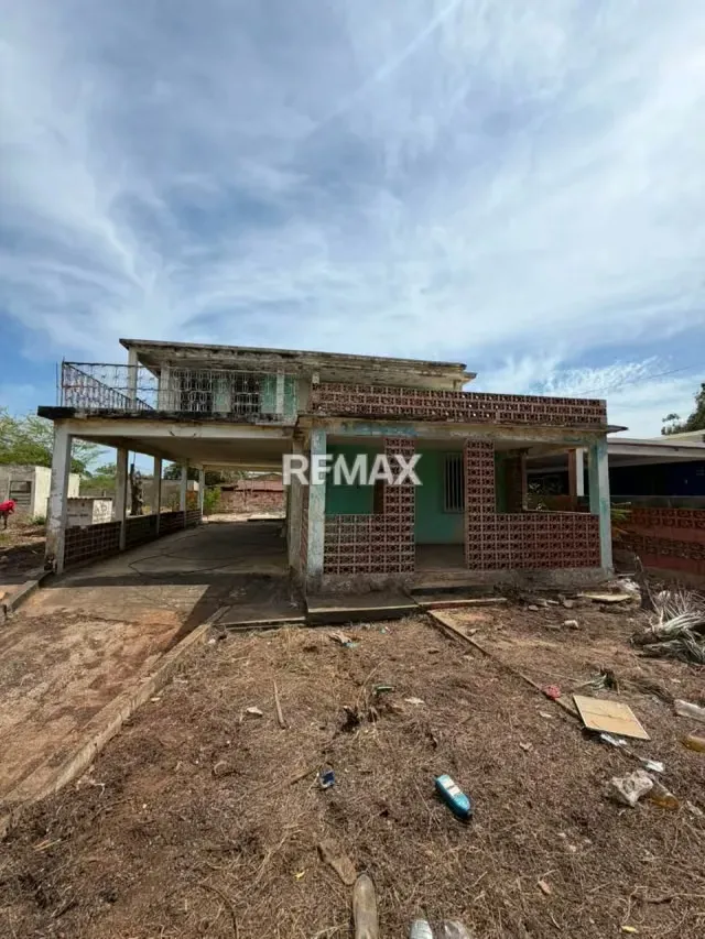 Terreno en Venta Urb. Altos de Jalisco - 4