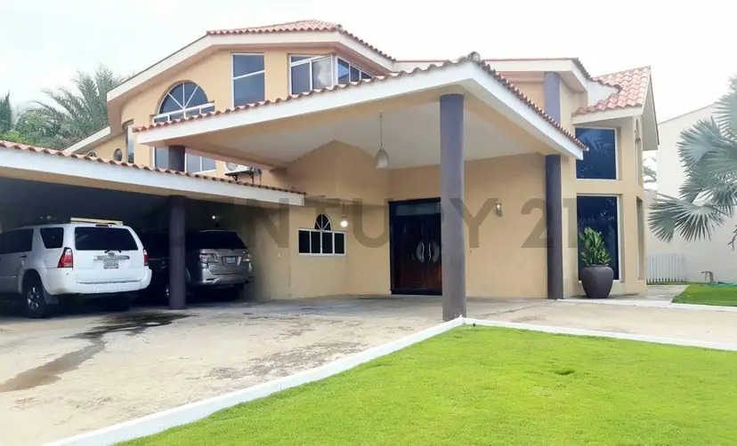 Conjunto Residencial Las Villas, Casa Campo de Golf