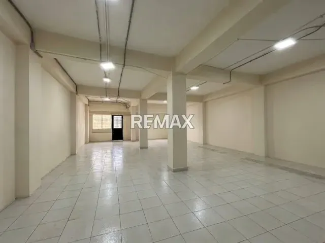 Edificio En Venta o Alquiler en el Bulevar de Sabana Grande - 2