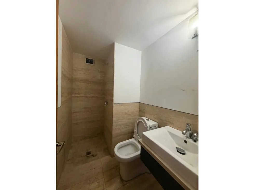 Apartamento en Venta en Lomas De Las Mercedes 1H +S/ 3B/ 2P - 13
