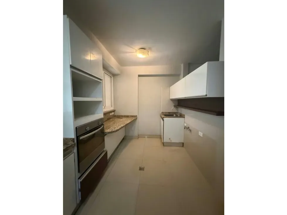 Apartamento en Venta en Lomas De Las Mercedes 1H +S/ 3B/ 2P - 6