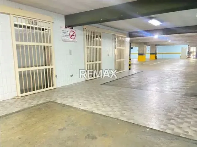 Oficina en Alquiler en Macaracuay 500$. Av.Principal 65m2. - 5