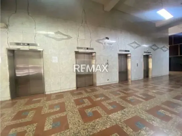 Oficina en Alquiler en Macaracuay 500$. Av.Principal 65m2. - 9