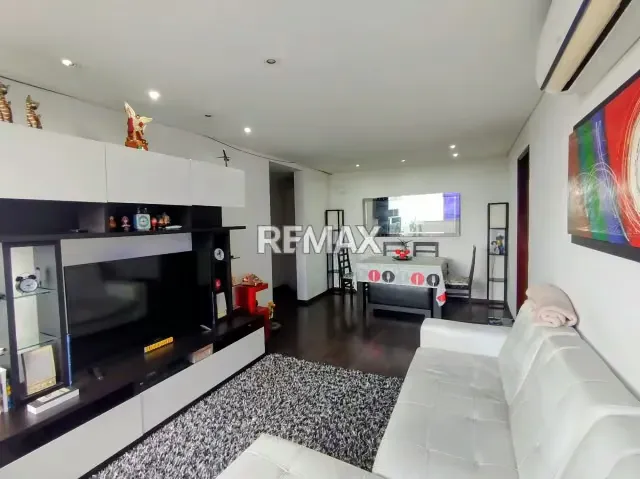 Apartamento en Alquiler Amoblado en el Urbanización La Bonita, Municipio Baruta.