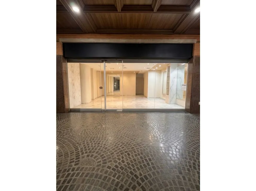 Vendo local comercial 49m2 C.C San Ignacio La Castellana 7661 - 3