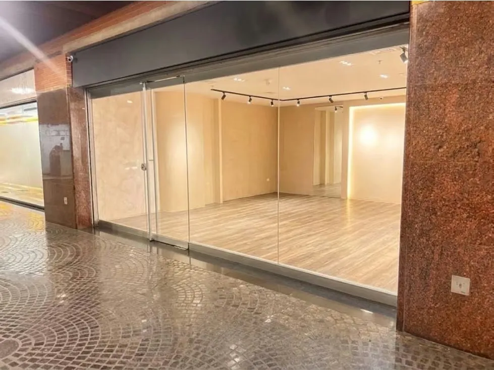 Vendo local comercial 49m2 C.C San Ignacio La Castellana 7661 - 4