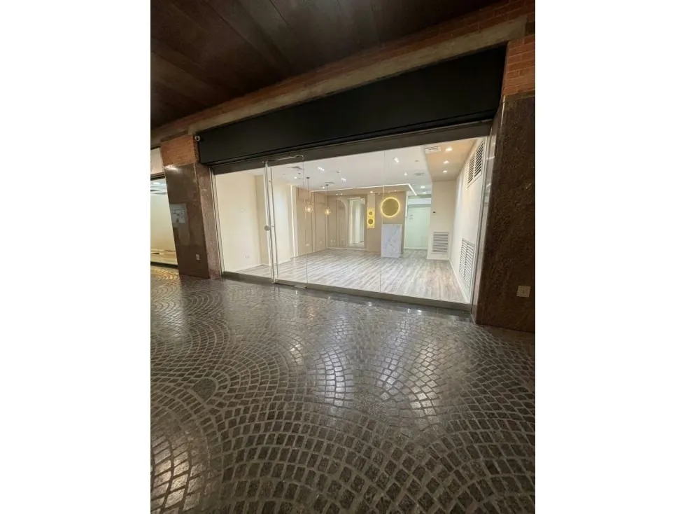 Vendo local comercial 49m2 C.C San Ignacio La Castellana 7661 - 5