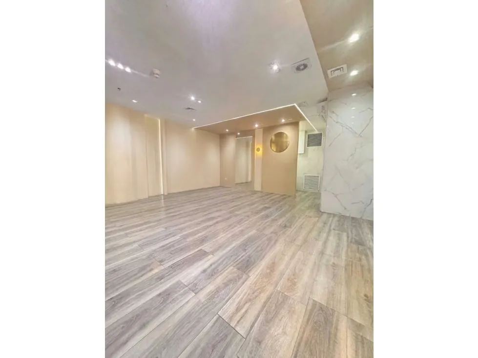 Vendo local comercial 49m2 C.C San Ignacio La Castellana 7661 - 7