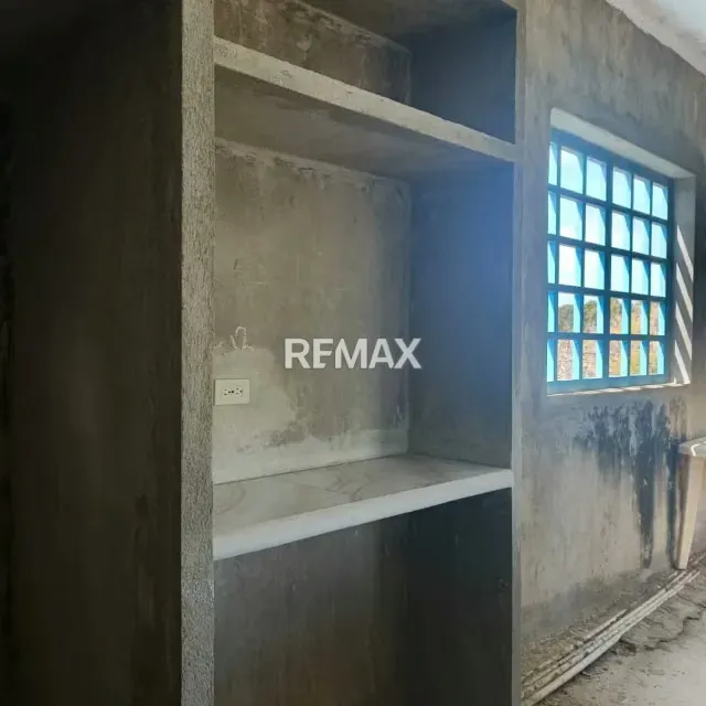 Venta de Terreno con casa en obra gris, en Asocibal Norte Higuerote. - 12