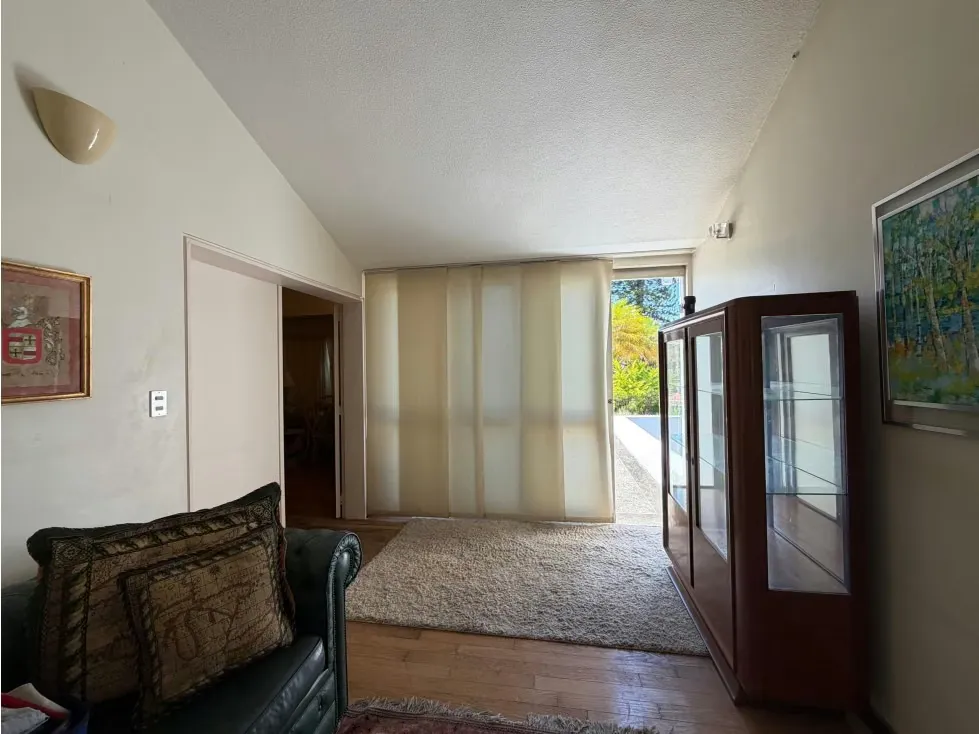 Se vende casa 1650m2 6h/8b/8p Los Chorros 5735 - 5