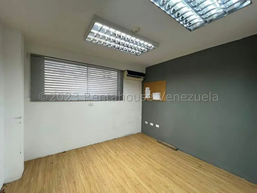 Local Comercial en Venta en Zona Oeste, Lara - 23