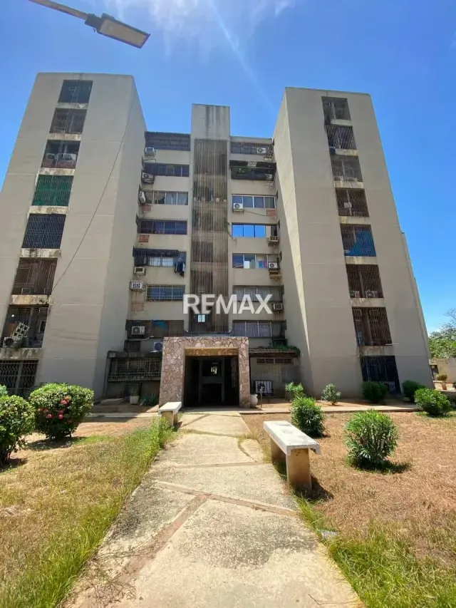 Se Vende apartamento Conjunto Residencial Palaima, AV 16 La guajira, Zona norte, diagonal a URBE