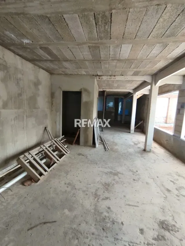 Disponible para alquiler fijo local comercial en CC. Vista al mar. Obra gris - 4