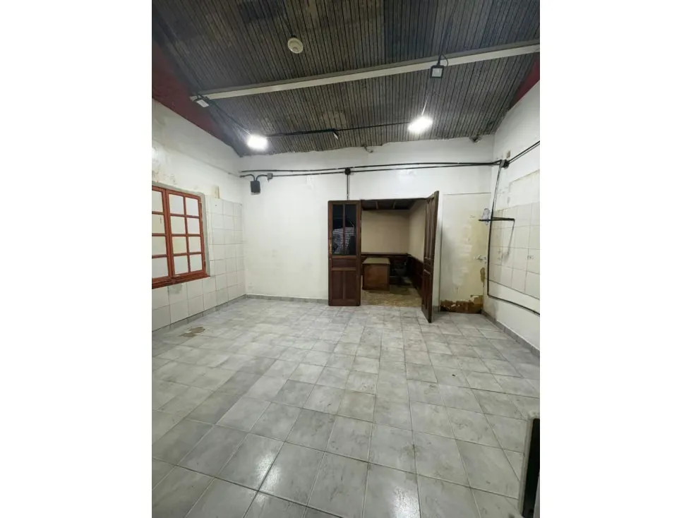 Local en alquiler 120m², Av. San Ignacio de Loyola - 5