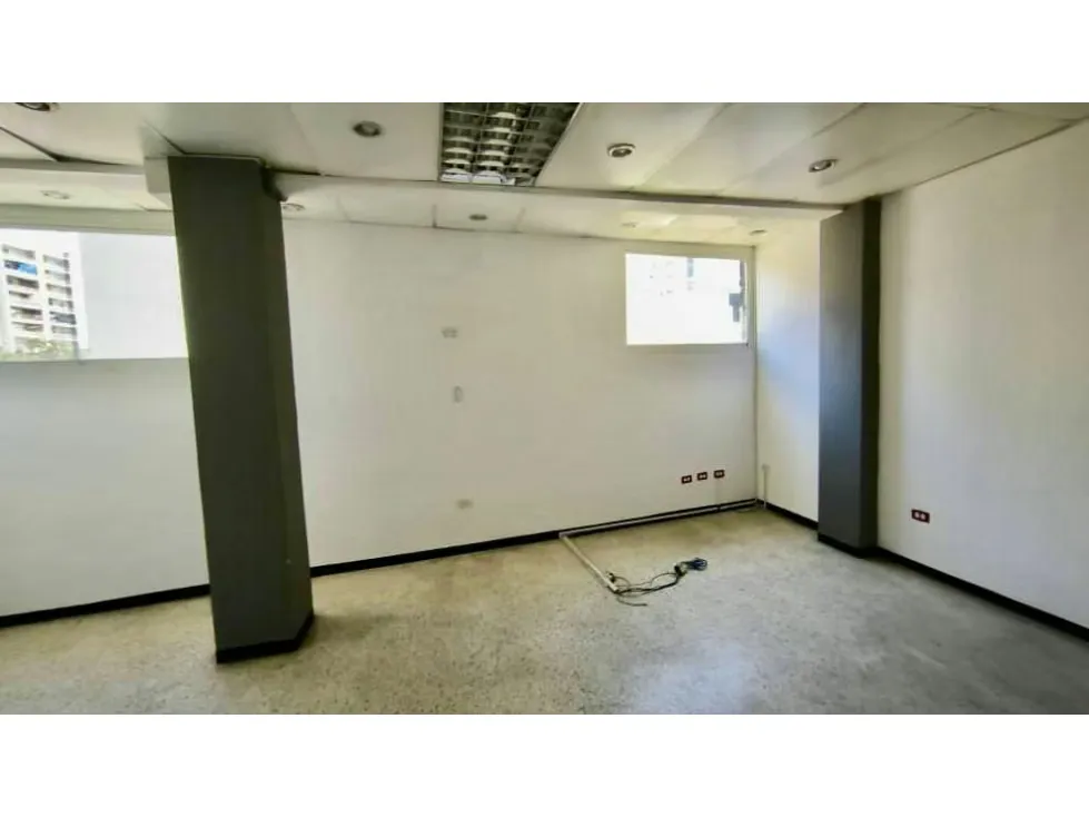 Alquilo local comercial 742m2 Chacaito 9990 - 10