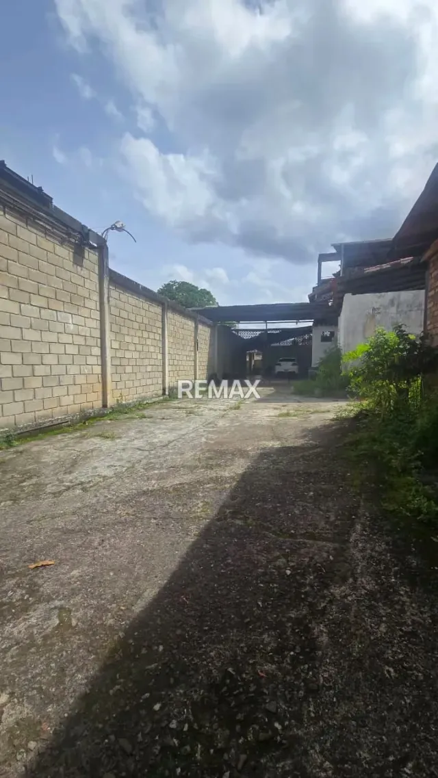 Propiedad de Inversión Residencial y Comercial Ubicación: Barrio San Carlos, - 15