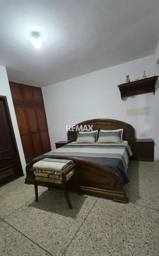 Propiedad de Inversión Residencial y Comercial Ubicación: Barrio San Carlos, - 5