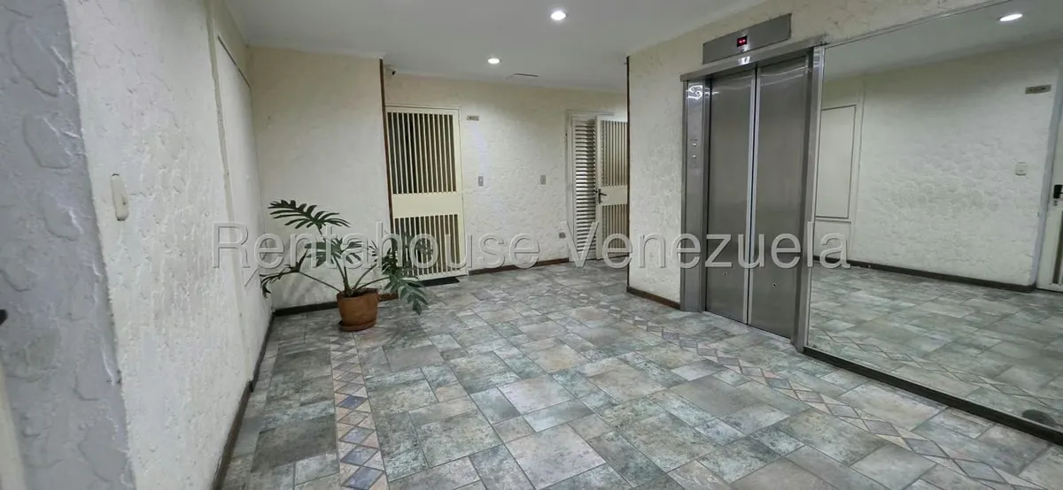 Apartamento (1 Nivel) en Venta en Los Cortijos de Lourdes, Distrito Metropolitano - 39