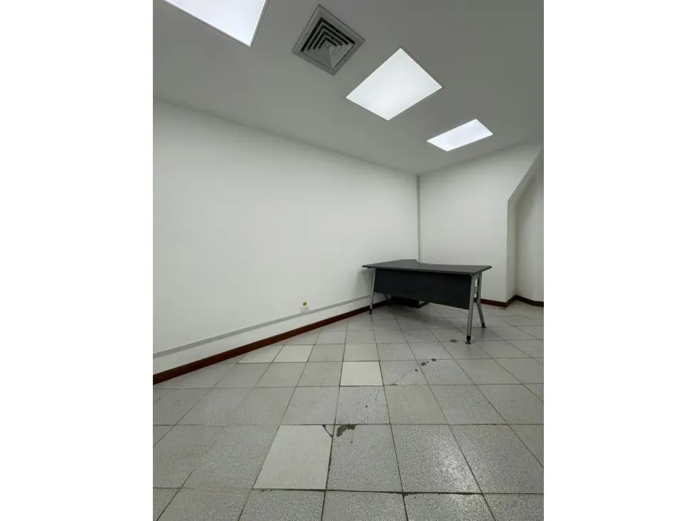 Se alquila oficina 105m² Chuao - 3