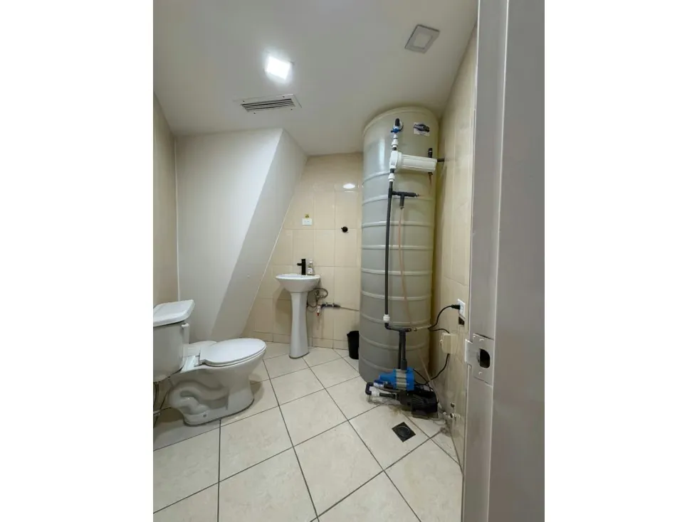 Se alquila oficina 105m² Chuao - 7