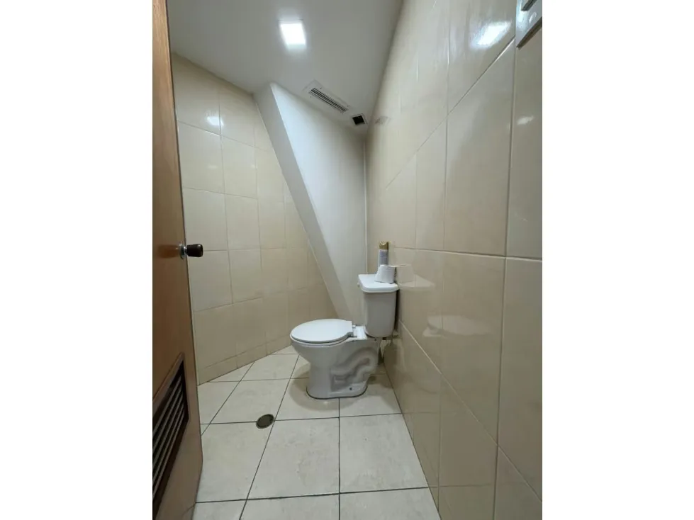 Se alquila oficina 105m² Chuao - 8