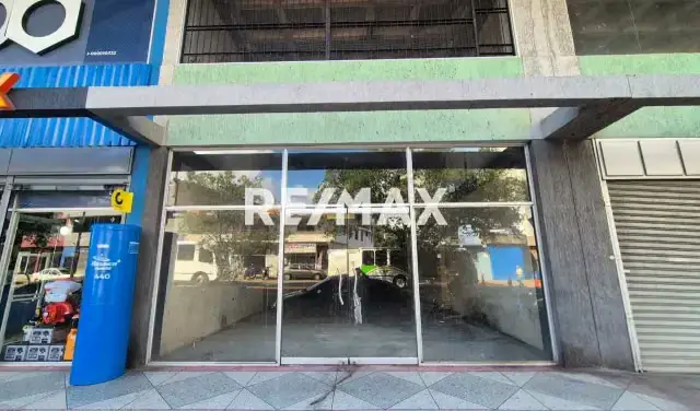 En Venta Local comercial en Obra Gris en Centro empresarial JC en la Prolongación de la 5ta Avenida, frente al Ministerio Público