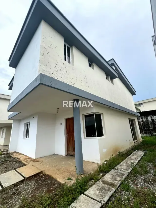 Casa de dos niveles en venta. Urbanización la Araureña . Araure - 5
